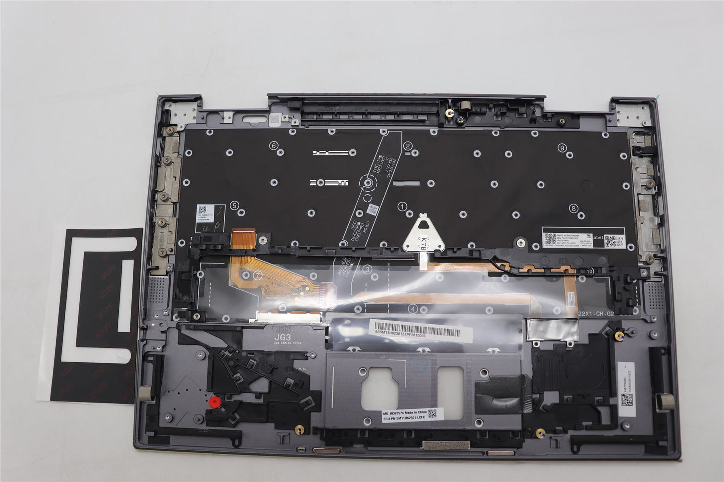 Lenovo ThinkPad X1 8th Gen Keyboard Palmrest Top Cover Spanish LA 5M11H62301
