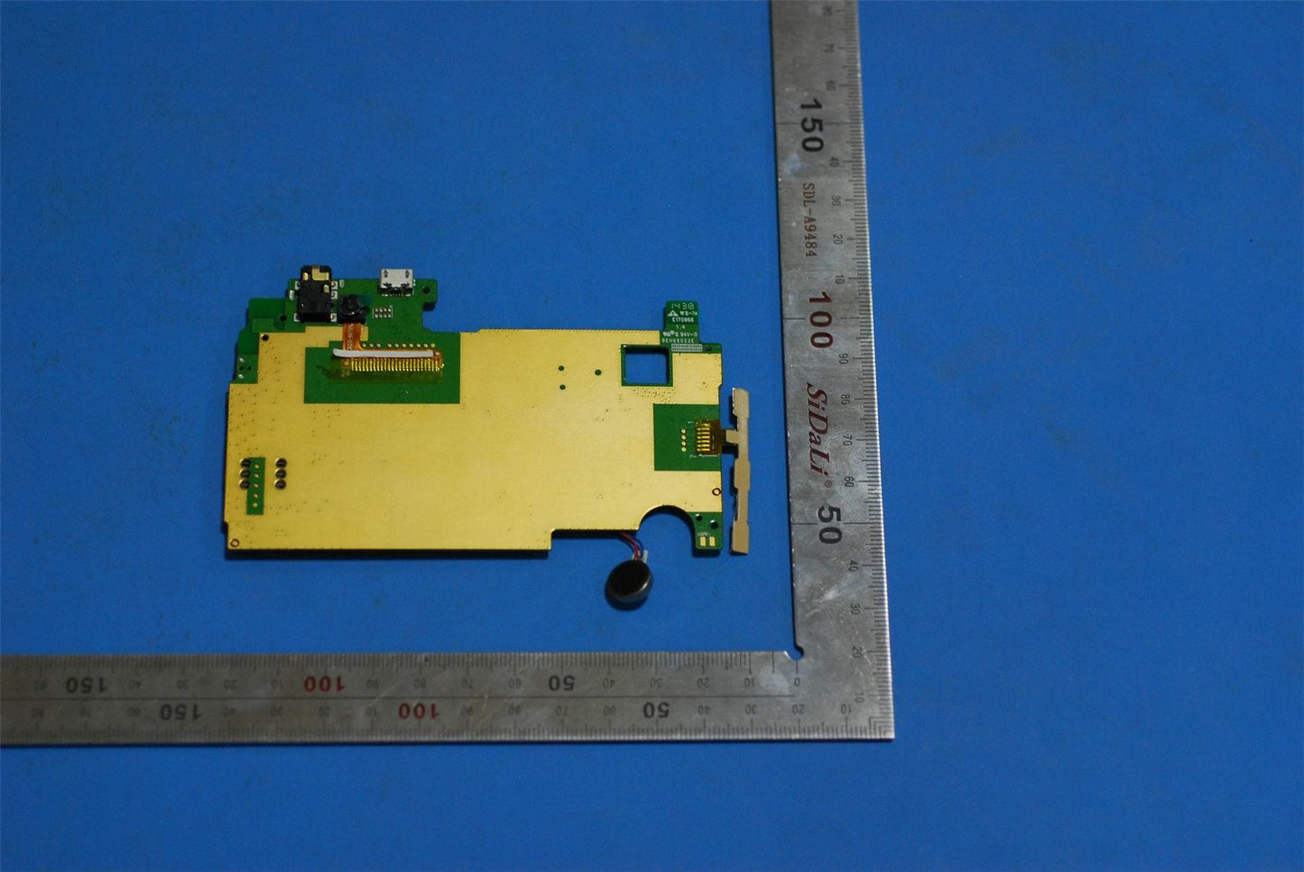 Lenovo A3300-HV MB+8G&*HQ31600490000 CS 5B29A6N2ED