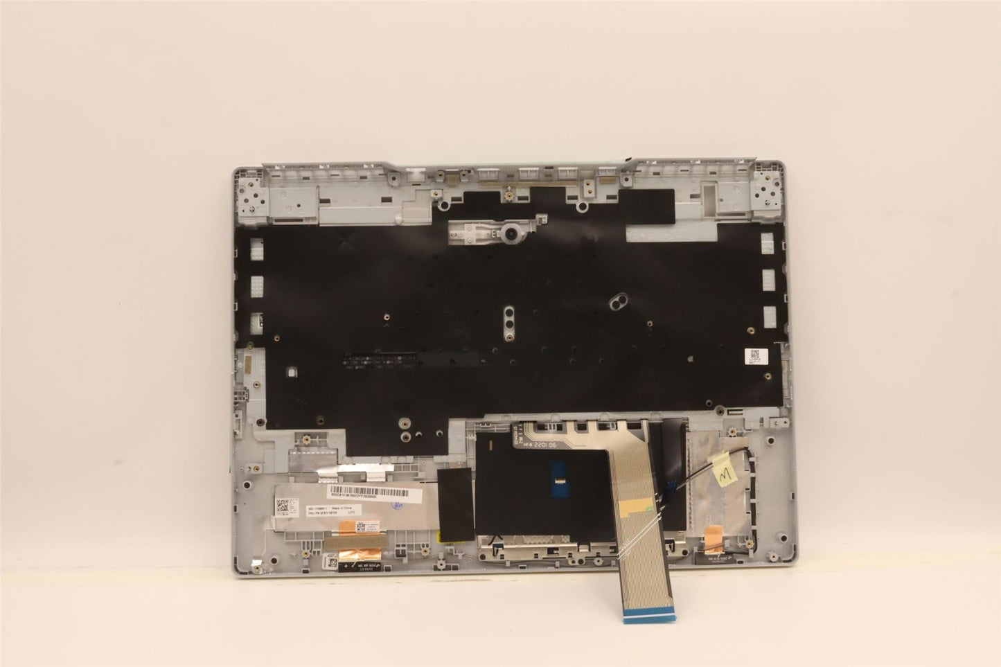 Lenovo Upper Case ASM_EUROENGL82RBCLGYRGB 5CB1F38700