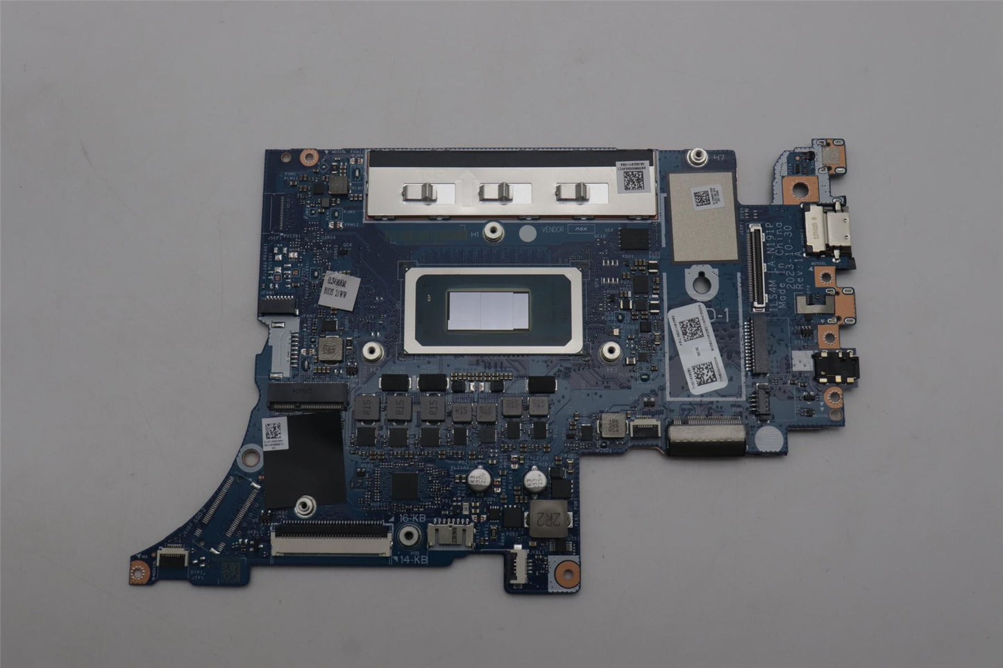 Lenovo C83DA NOK ULT7_155H UMA16G O RM 5B21N62582