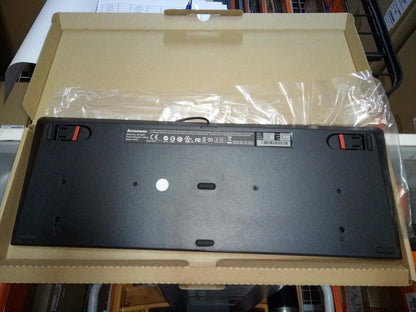 Lenovo All-In-One 300S-08IHH E50-00 E50-05 S20-00 USB Wired Keyboard 00KT361