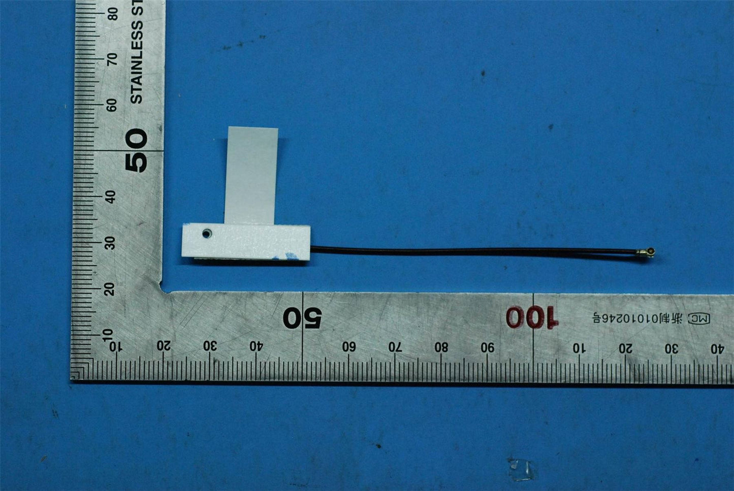 Lenovo SD-X701B Middle Wifi Antenna&*42300098CS 5A38C10831