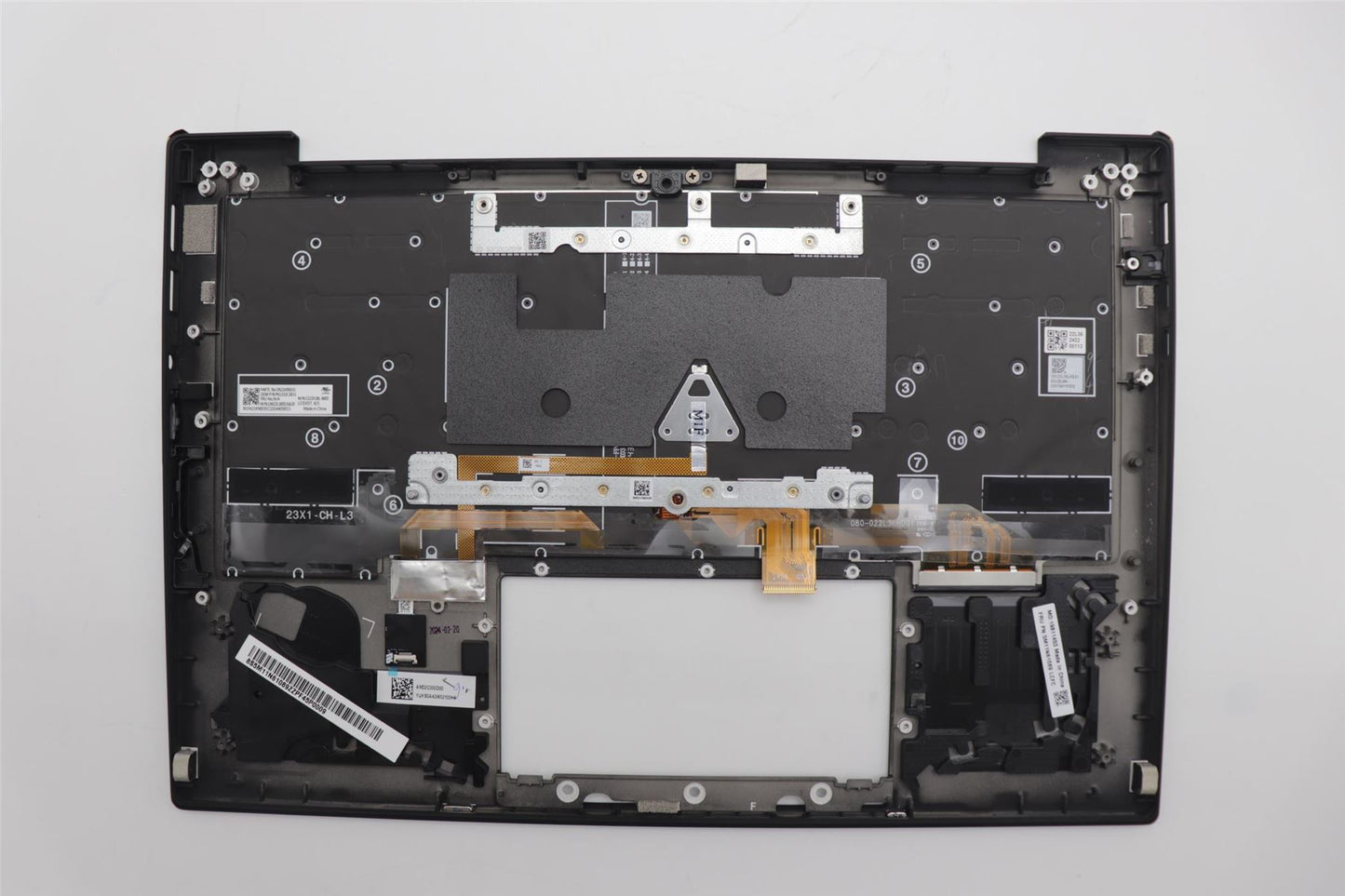 Lenovo MECH_ASM GRP_KBD_BZL_EST_WL_DB_LTN 5M11N61126