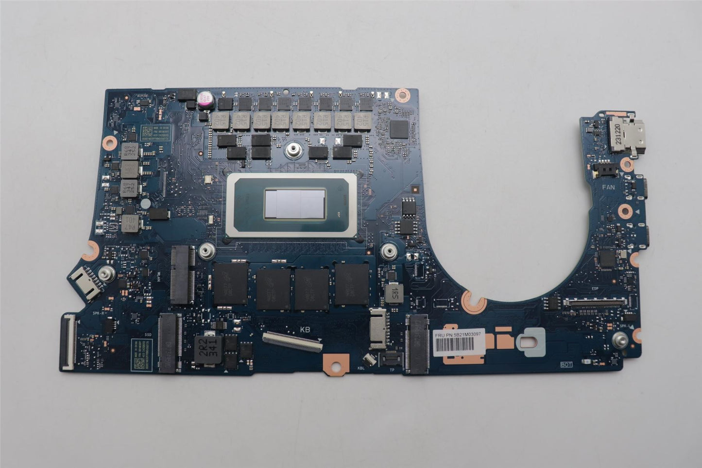 Lenovo H83E2 I9 185H UMA 32G L WINRM 5B21M03097