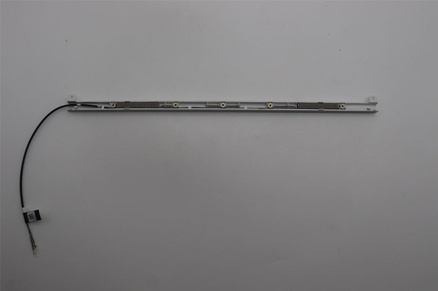 Lenovo Hinge Cover w/Antenna C 83FD White 5CB1N61423