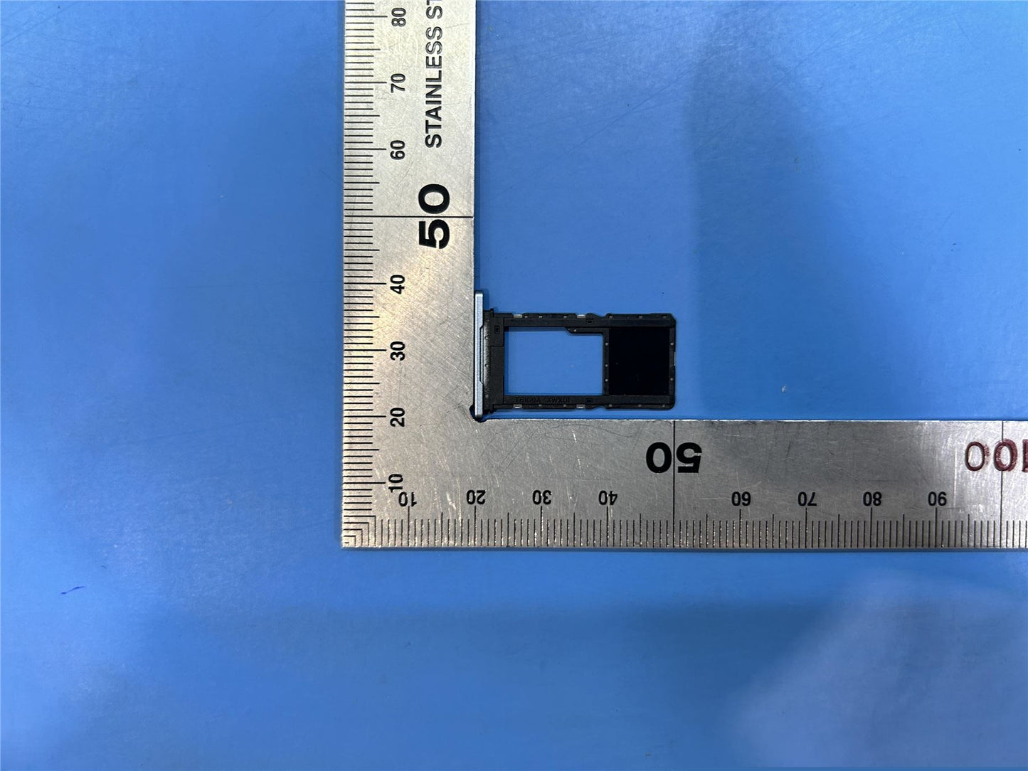 Lenovo TB310FU_BL_CardTray&*EI30-CH4021-100 CS 5M88C22668