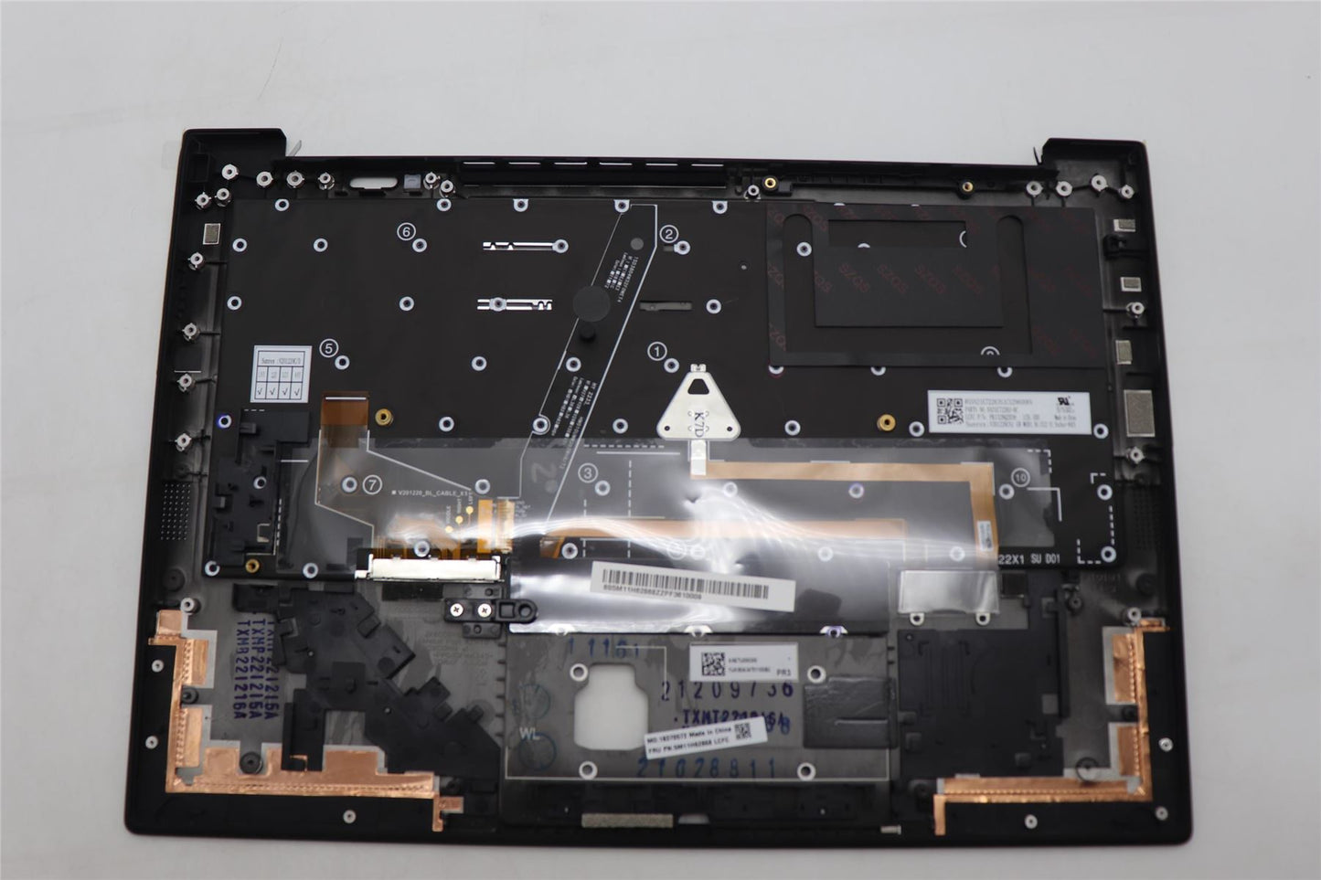 Lenovo ThinkPad X1 11th Gen Keyboard Palmrest Top Cover Ukrainian 5M11H62867