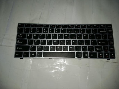 Lenovo DFT2TS India84KeySilver KBD W8 Keyboard 25210740