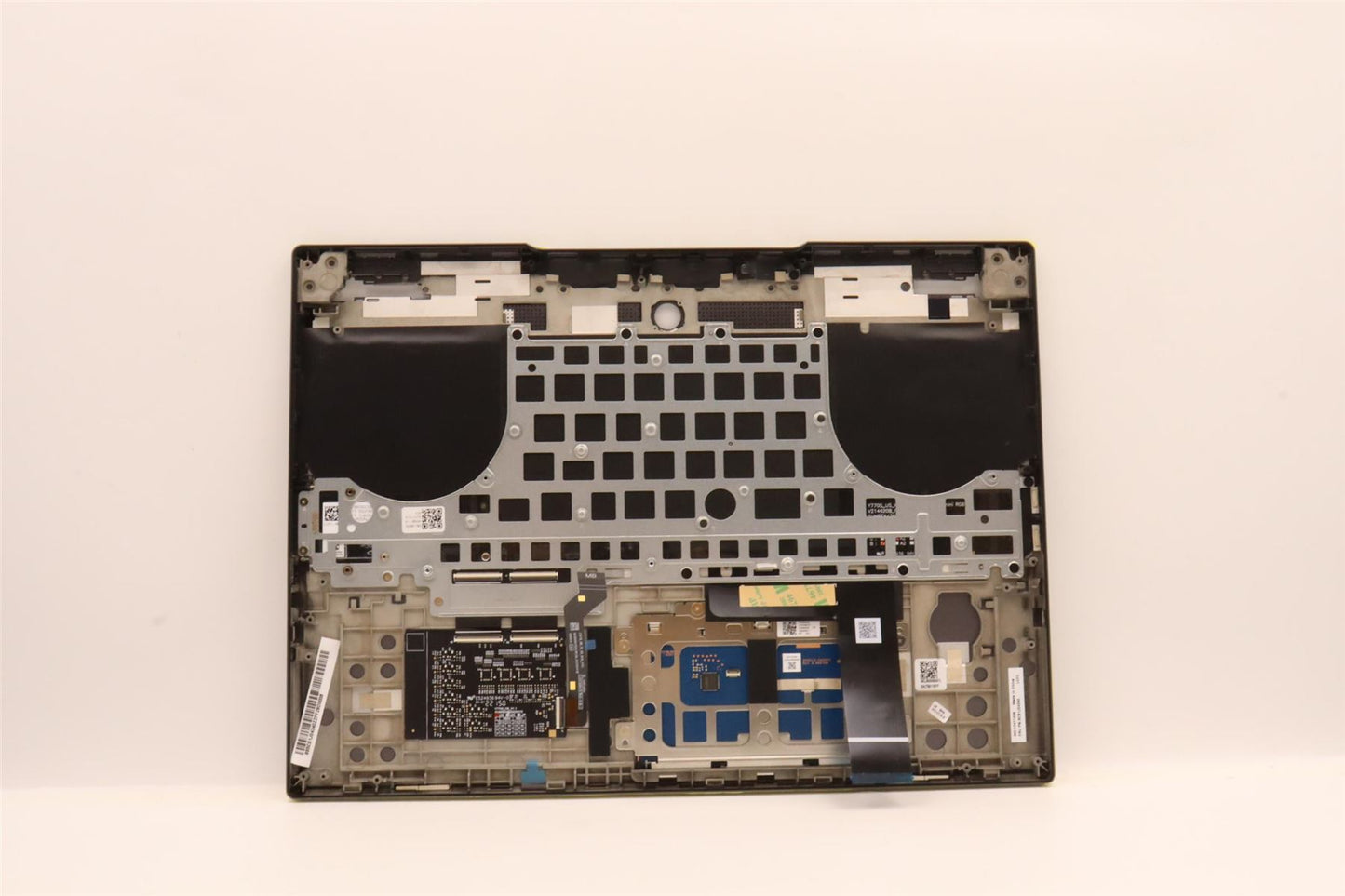 Lenovo Upper Case ASM_THAI L82TF RGBSG 5CB1J04340