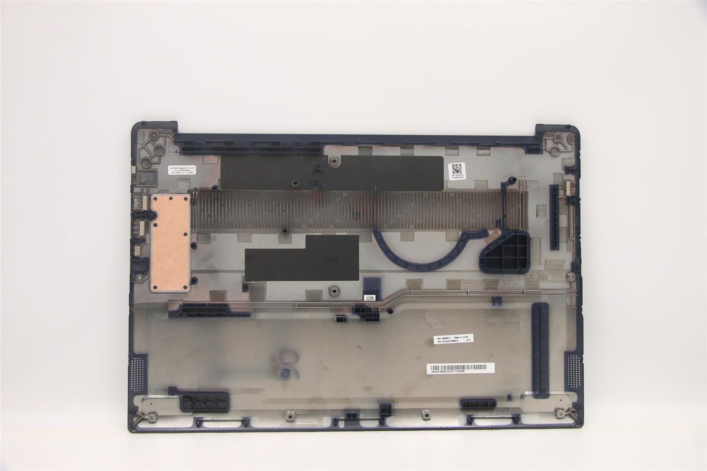 Lenovo Lower Case L 82H9 W/O HDD AB DIS 5CB1B96516