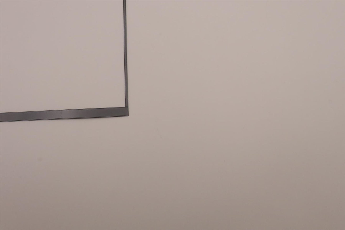 Lenovo LCD Bezel L 82UH W/removable tape 5B30S19084