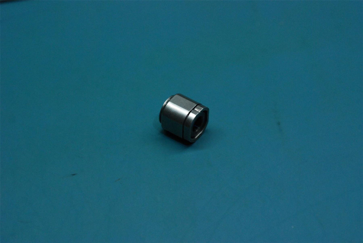 Lenovo YT-X703 Shaft hinge&*11687018-00 CS 5SR8C06609
