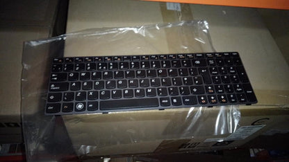 Lenovo IdeaPad V570 Z500 Keyboard UK Grey 25012626