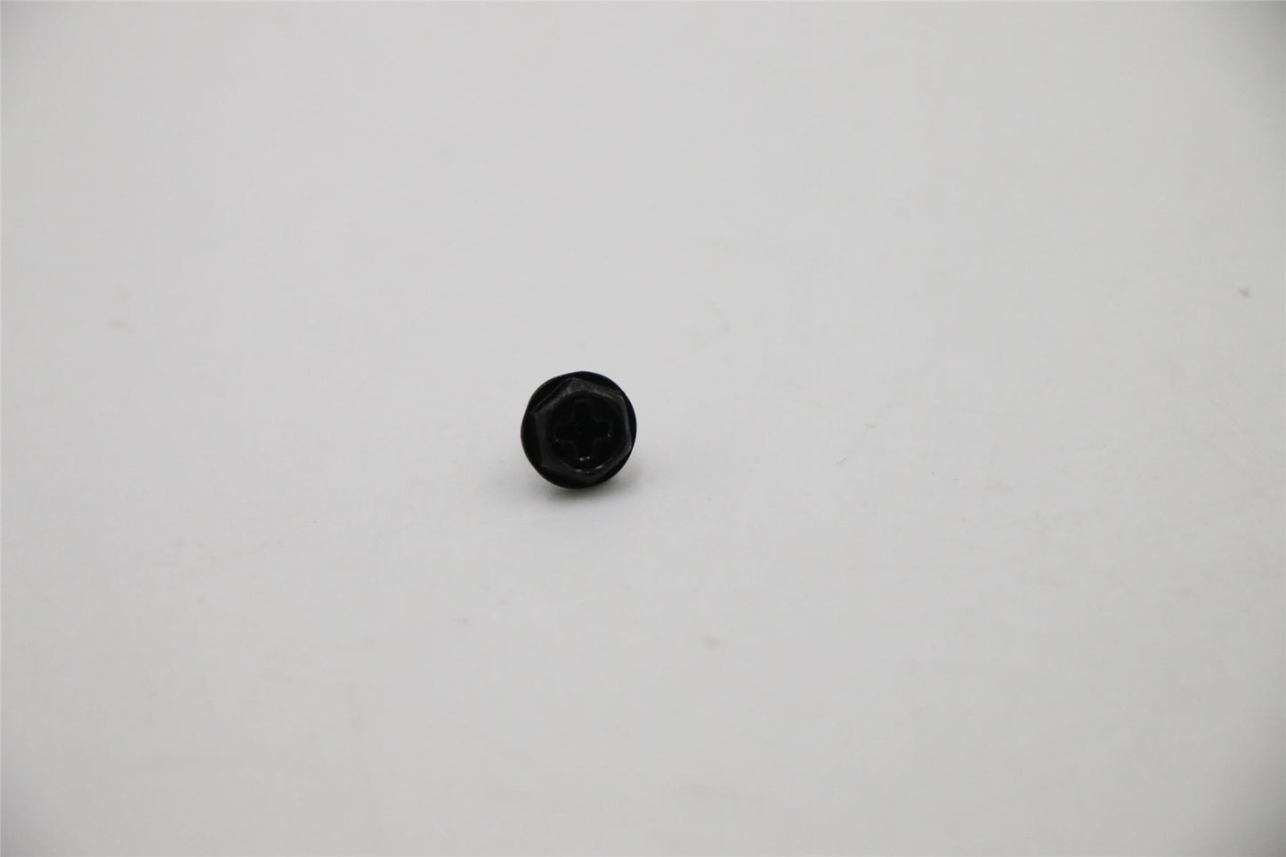 Lenovo 01MN133 SCREW MA HEX #6-32 5MM BLACK