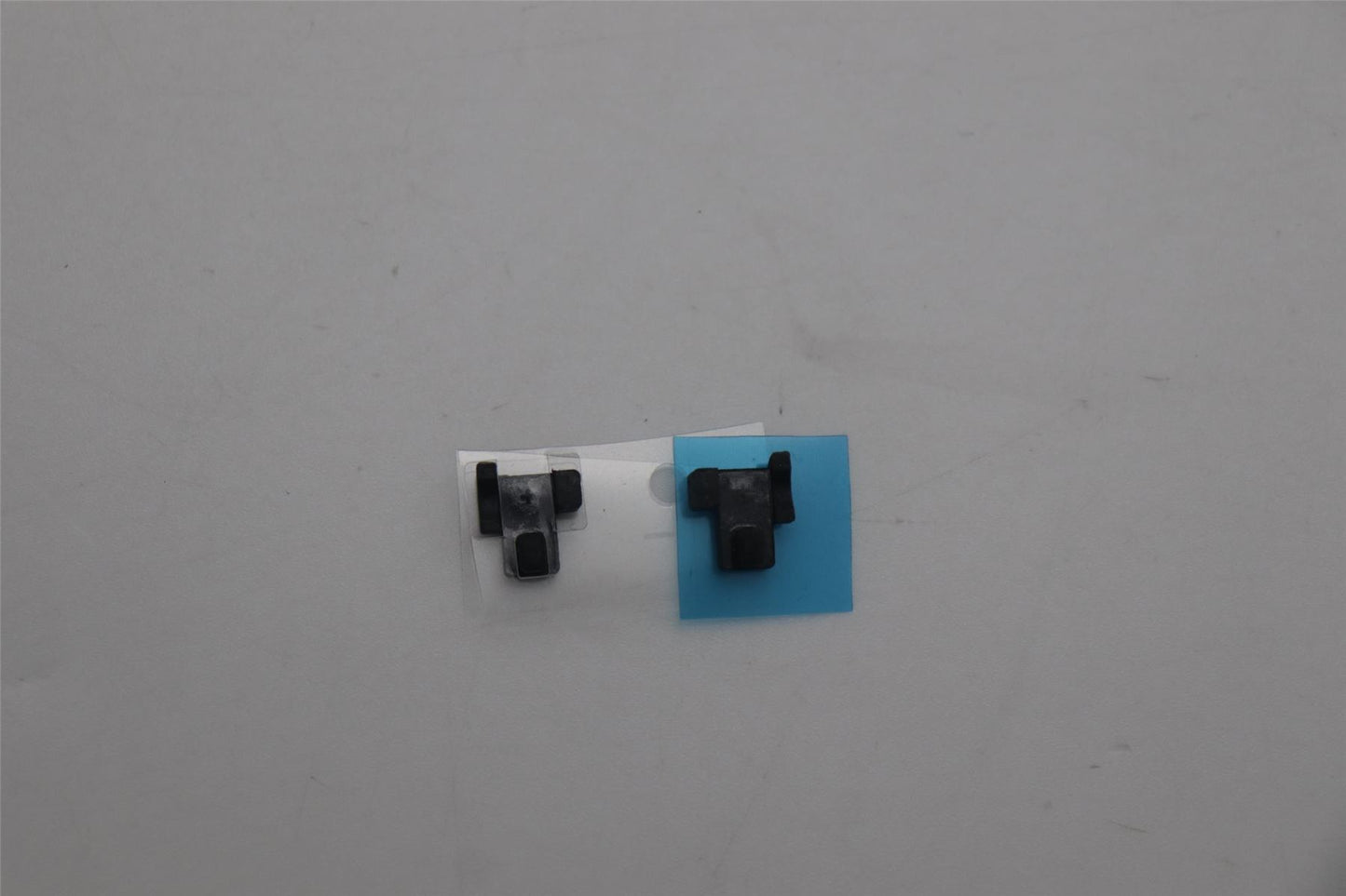 Lenovo RUBBER HINGE RUBBER L 83FF (L+R) 5R60S37296
