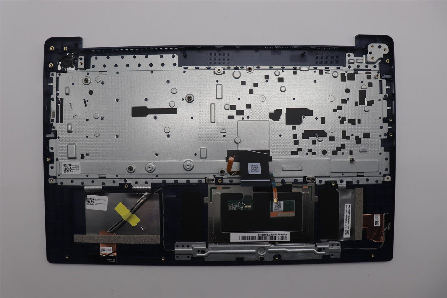Lenovo IdeaPad 3 15ABR8 Palmrest Cover Touchpad Keyboard Slovenian 5CB1K95218