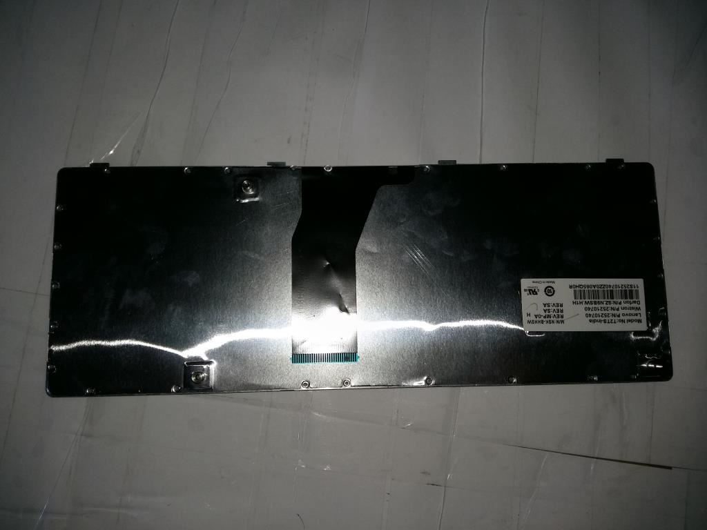 Lenovo DFT2TS India84KeySilver KBD W8 Keyboard 25210740