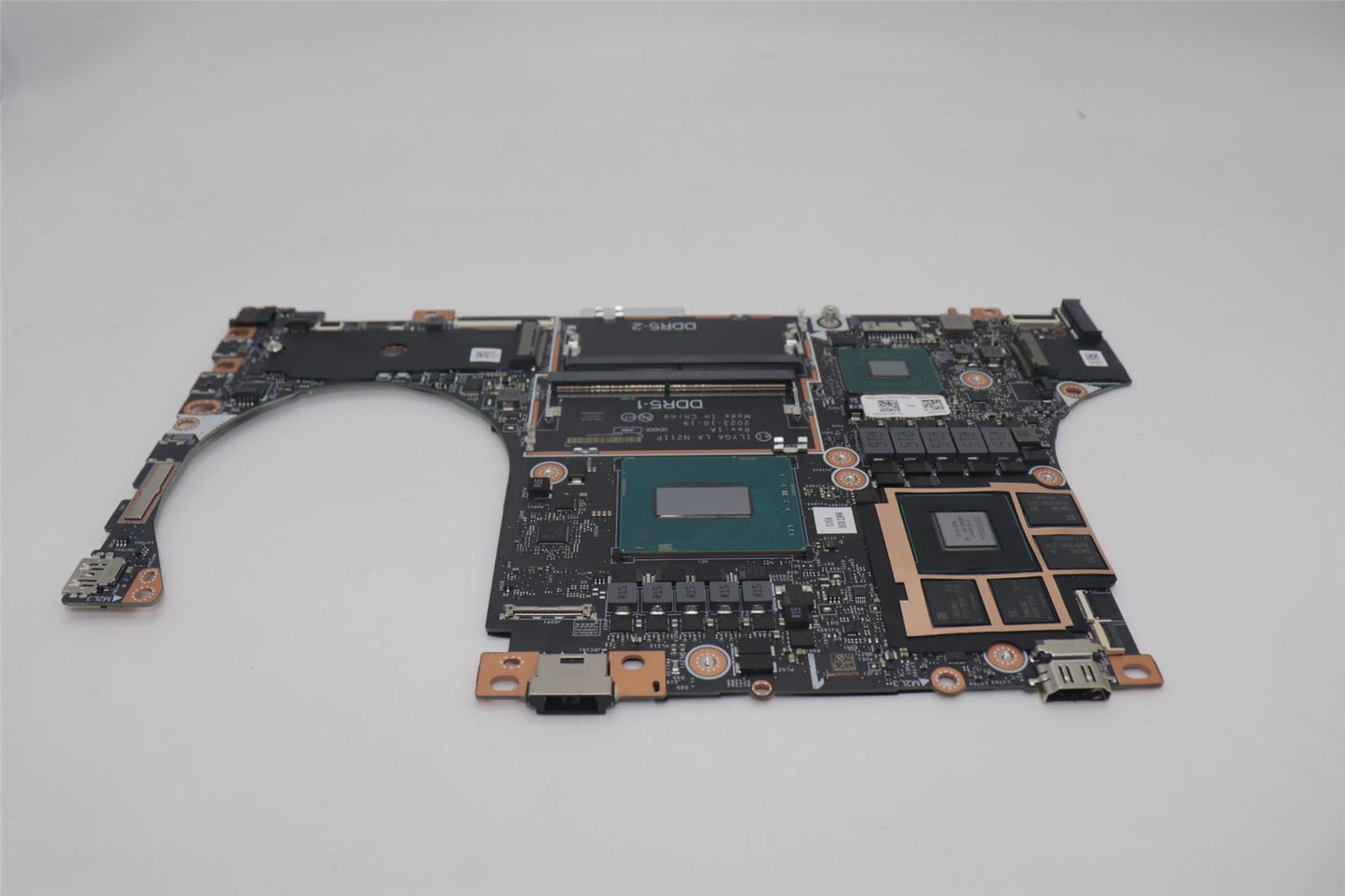 Lenovo C83FD I714700HXRTX40608G WINRM 5B21M47684