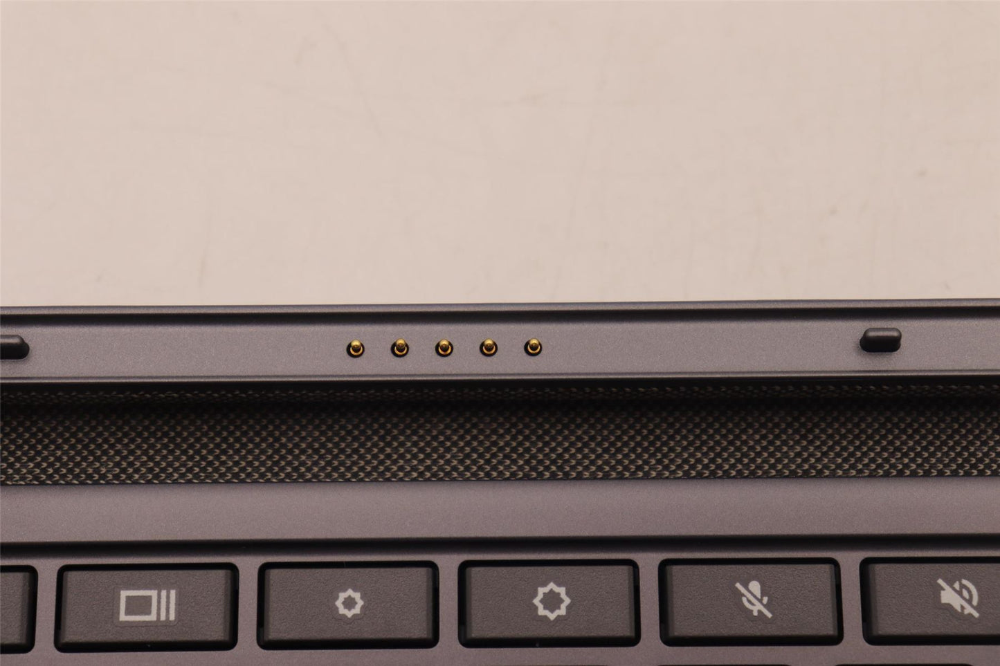 Lenovo Upper Case ASM_SPA H 82T6 UK STGY 5CB1H82607