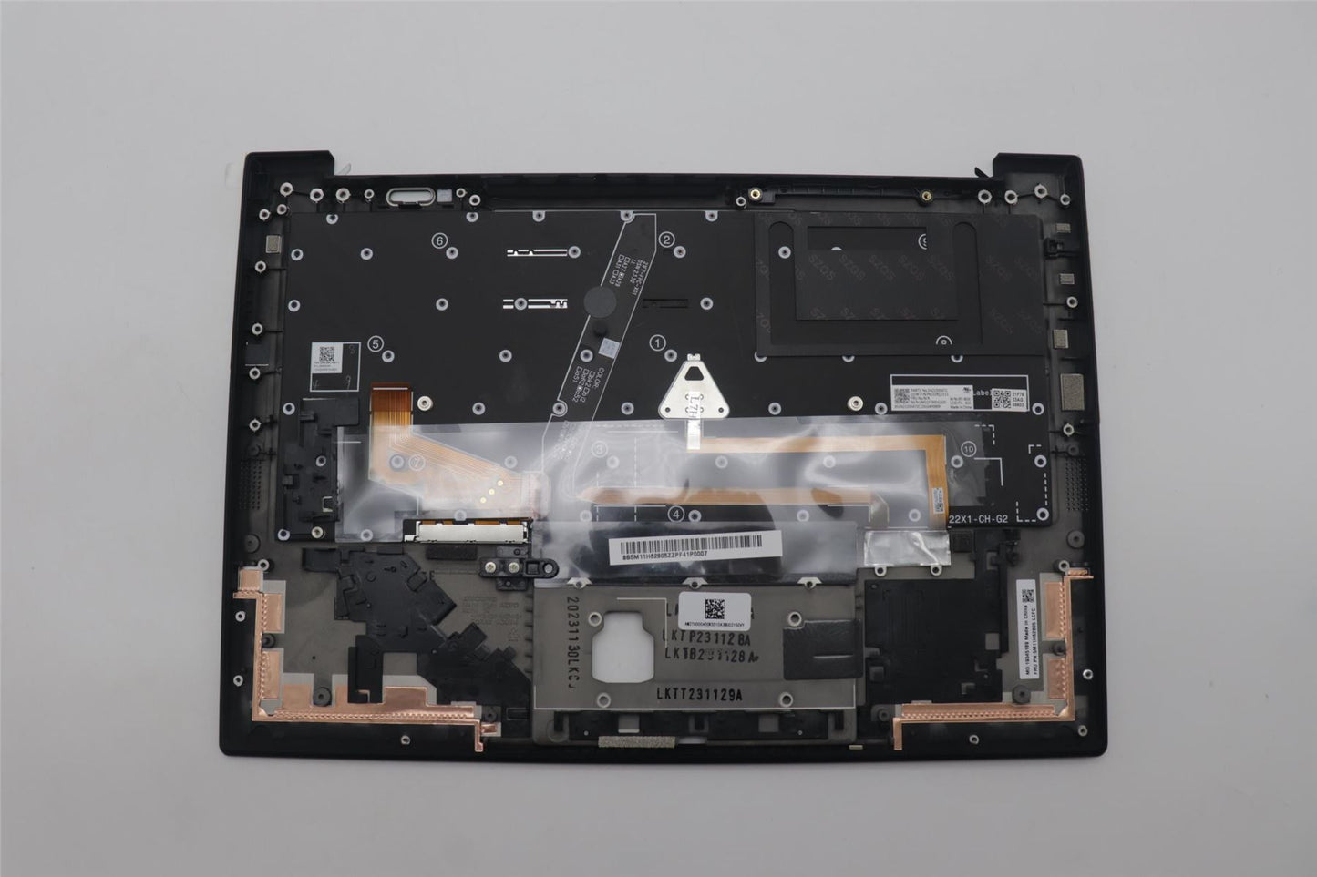 Lenovo ThinkPad X1 11th Gen Keyboard Palmrest Top Cover Italian Black 5M11H62805