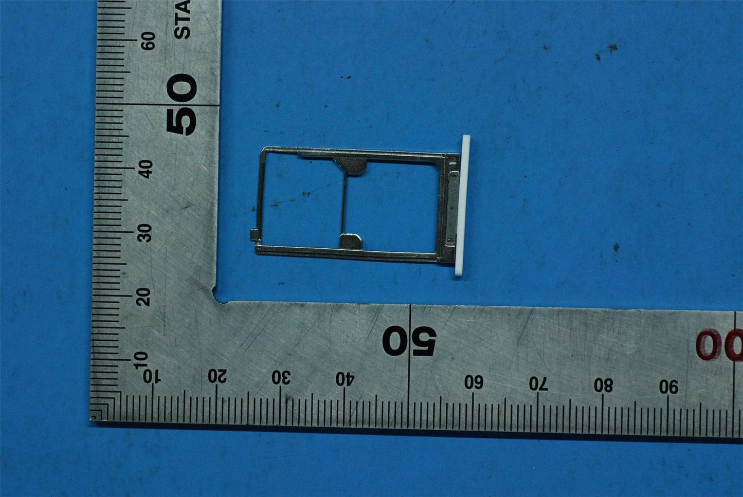 Lenovo TB-7703X SIM TRAY_WH&*11685983-00 CS 5M88C06133