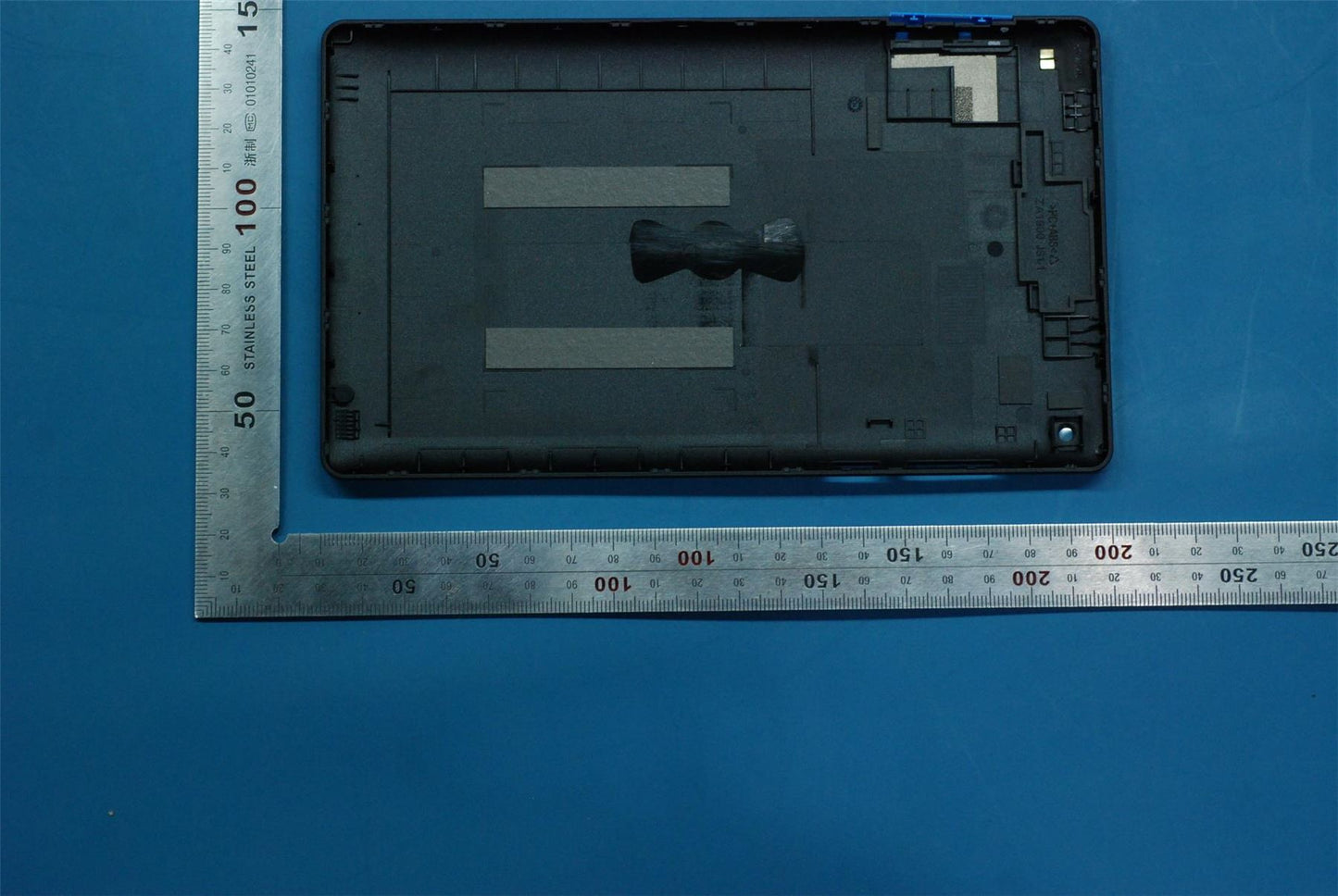 Lenovo TB3-710F Batt Cover_BL&*HQ31601738000 CS 5S58C04816