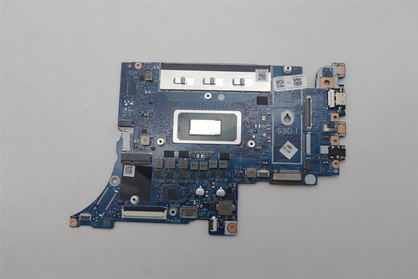 Lenovo C83DA NOK ULT5_125H UMA16G L RM 5B21M16094