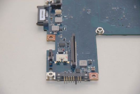 Lenovo NITU1 IO-1 BOARD-UMA Board 31039212