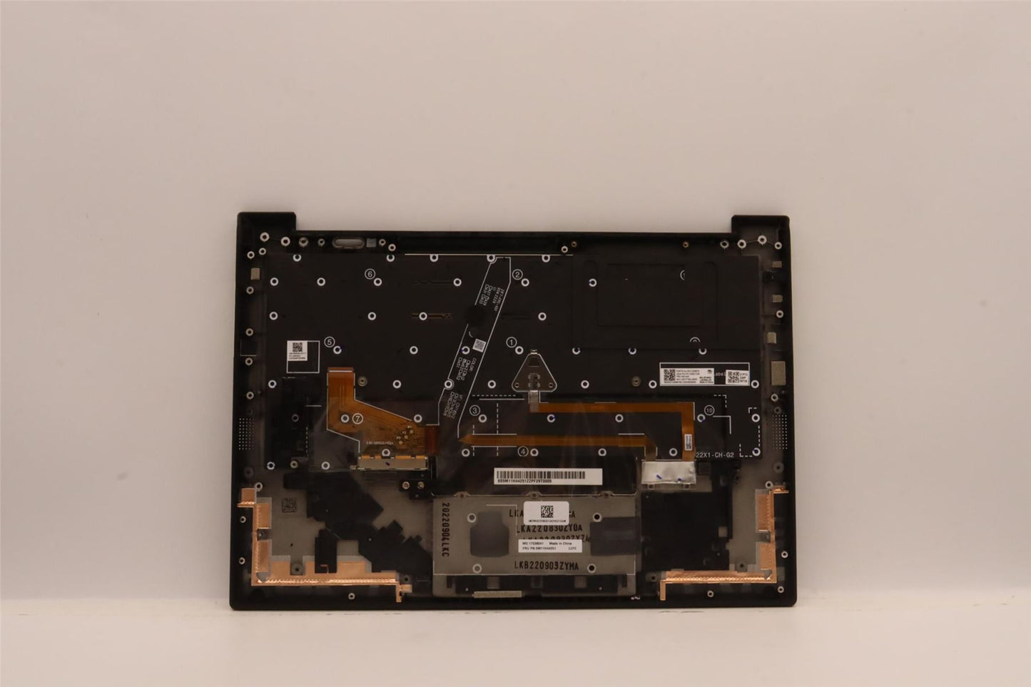 Lenovo ThinkPad X1 10th Gen Keyboard Palmrest Top Cover Russian 5M11H44251