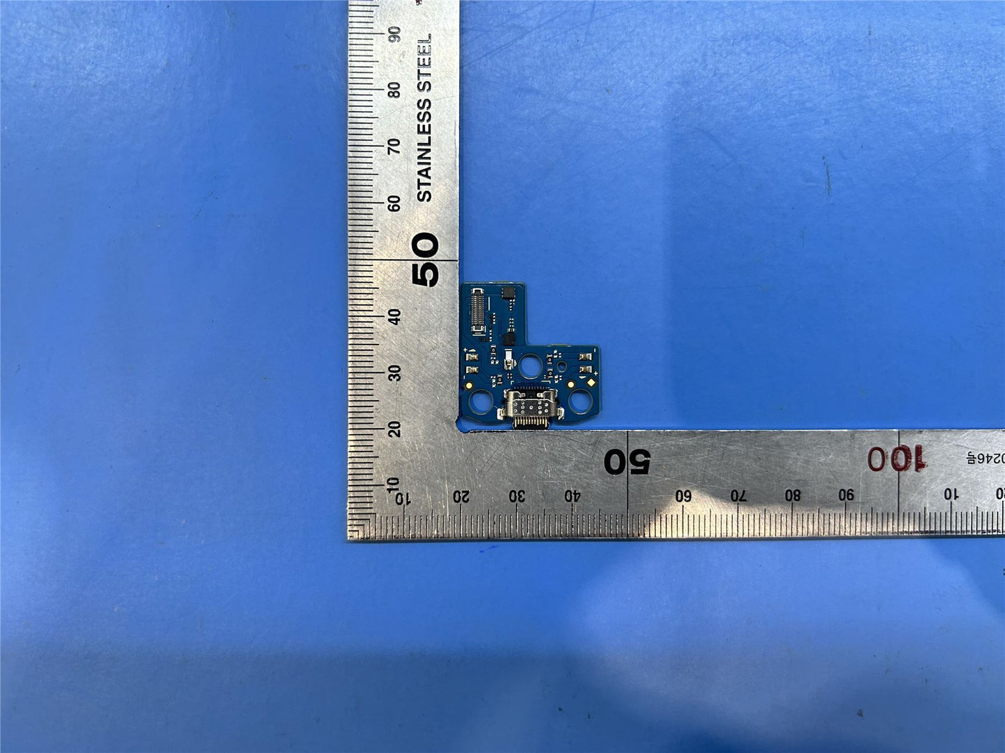 Lenovo P12 TB370FU Type-C USB Sub Board 5P68C22913