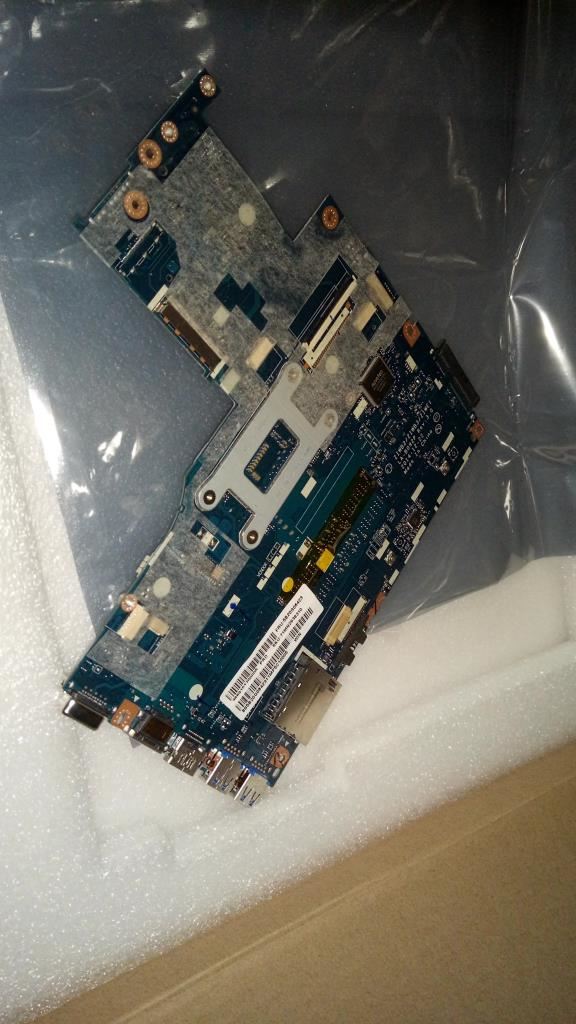 Lenovo 5B20G06423 CB50-70W8PUMAI3-4005UFPNDOC1000