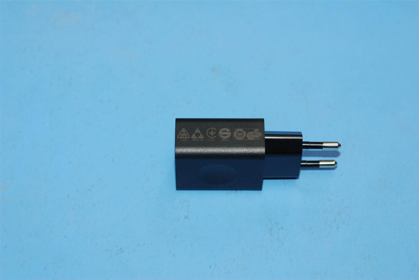 Lenovo Charger&*C-P63;5V/1.5A EU BLACK 5A19A46456