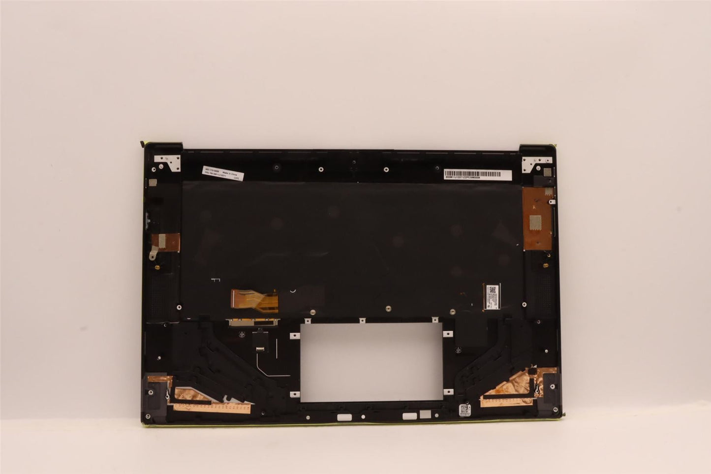 Lenovo ThinkPad Z16 Gen 1 Keyboard Palmrest Top Cover Russian Black 5M11J13371