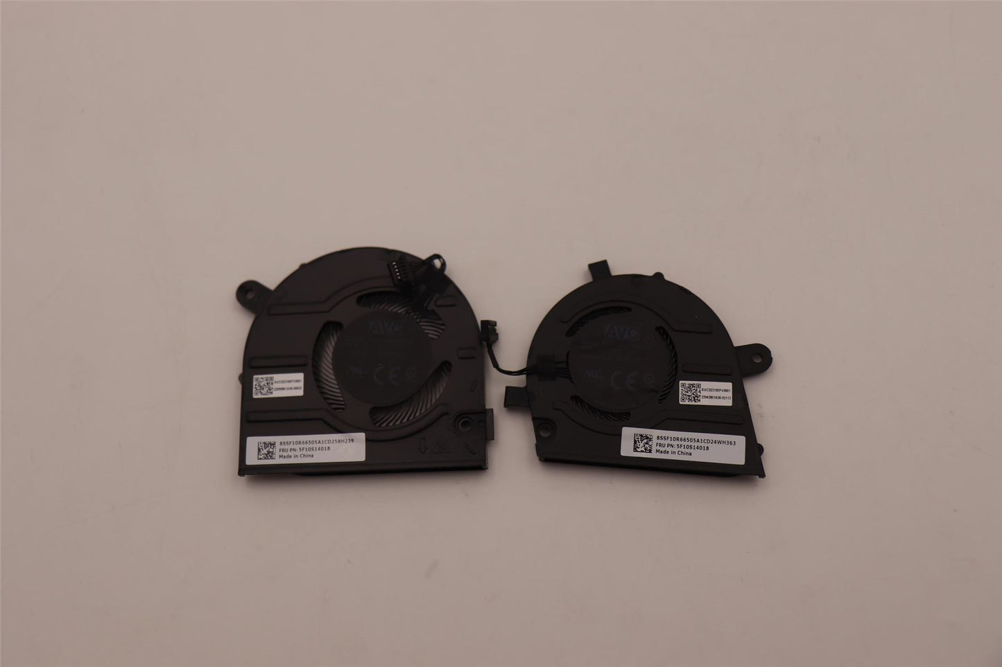 Lenovo System FAN W 21AT R+L AVC 5F10S14018