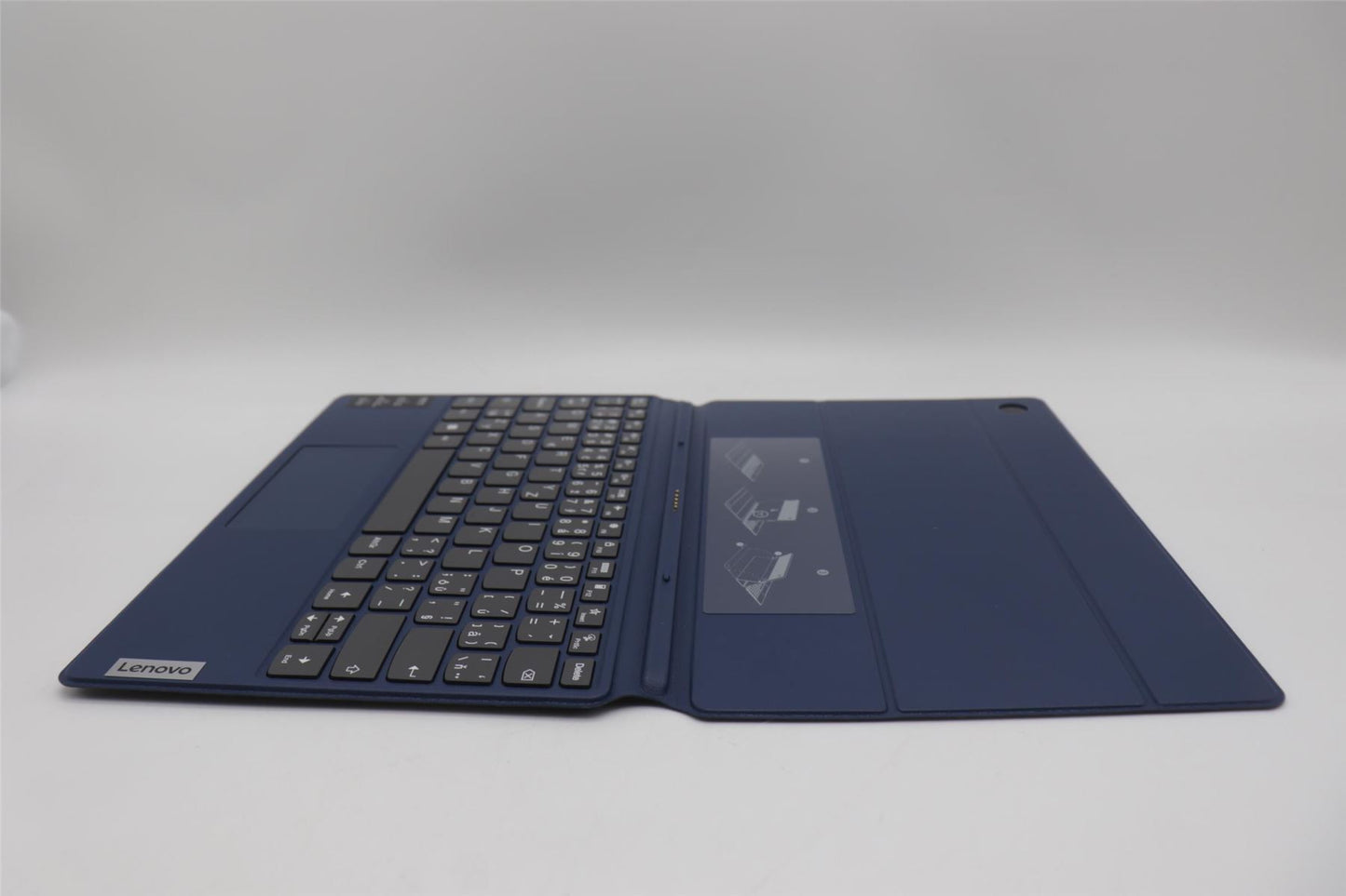 Lenovo Upper Case ASM_CZE/SLKW/OPENWT82XK 5CB1M64754