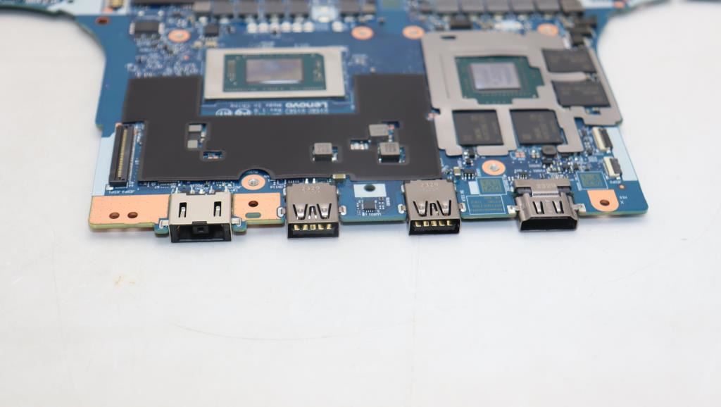 Lenovo L82Y5NOK R77840HSRTX40608G16GRM 5B21L51767