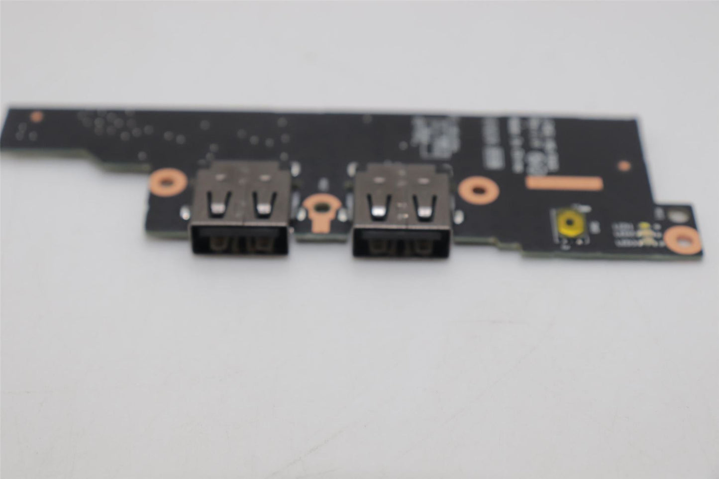 Lenovo FRU CARDPOP PCBA USB/B NSF83 5C51J62801