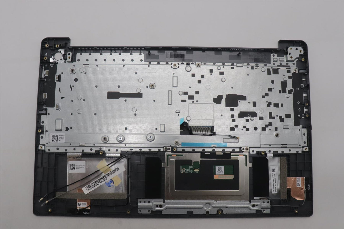 Lenovo Upper Case ASM_UKE L82XB AGFP BL 5CB1K95033