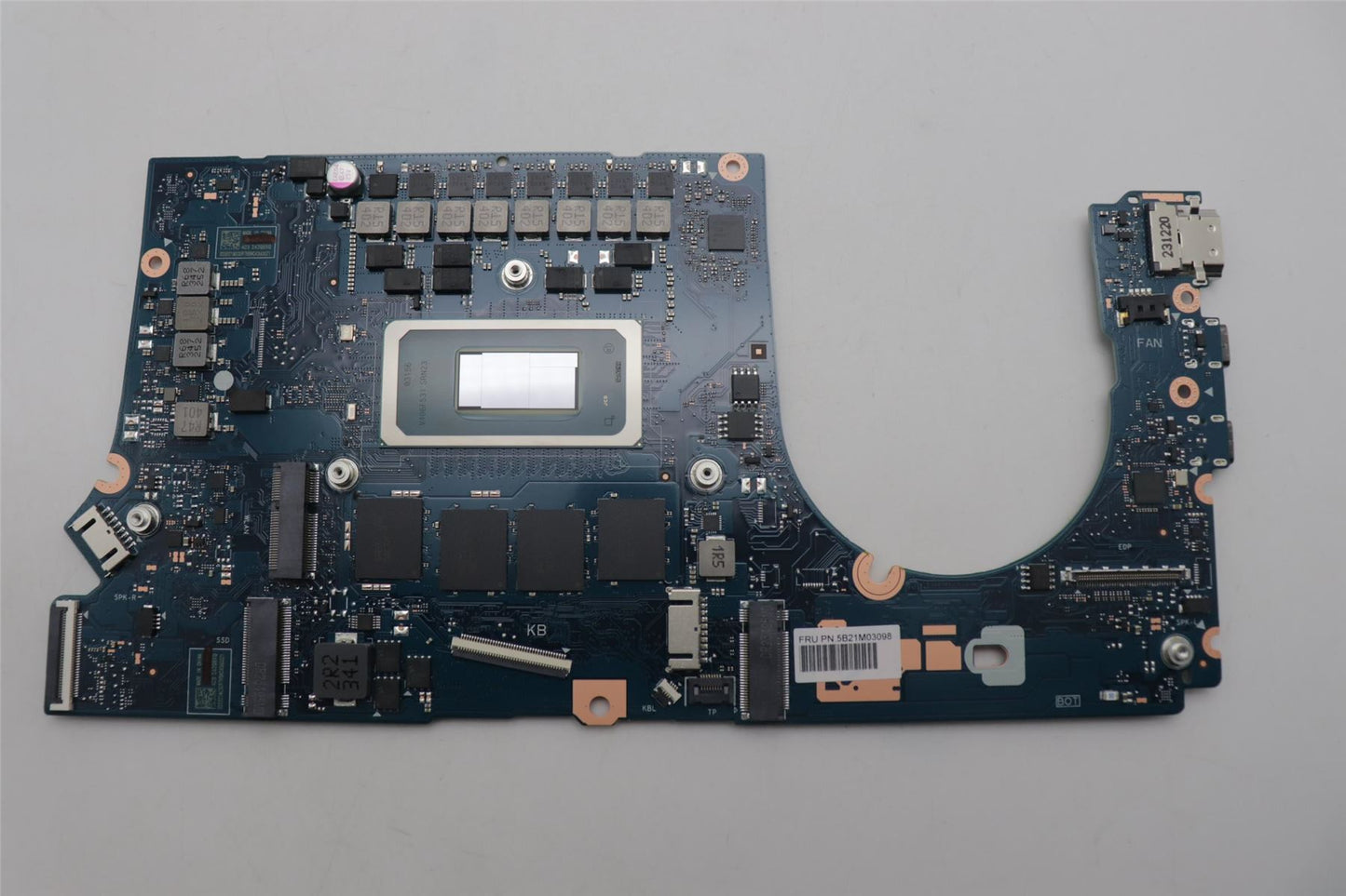 Lenovo H83E2 I9 185H UMA 32G L NOKRM 5B21M03098