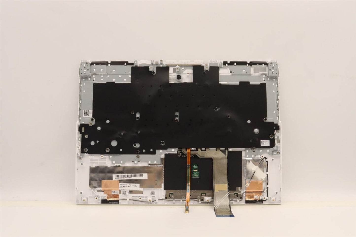 Lenovo Upper Case ASM_POR L82RF ST w/BU 5CB1F38572