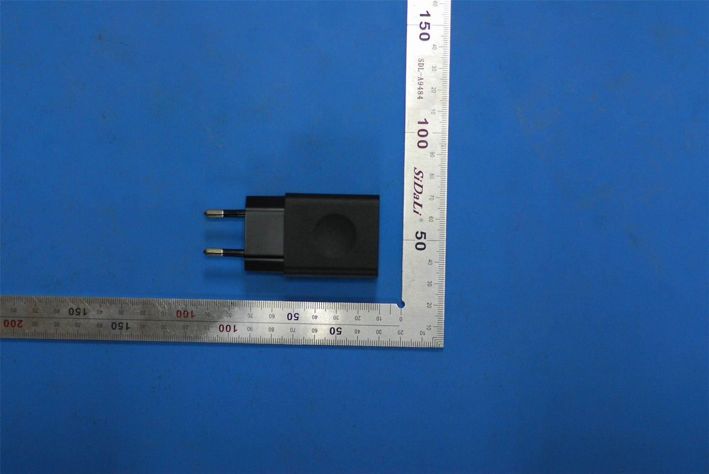Lenovo Charger&*C-P63;5V/1.5A EU BLACK 5A19A46456