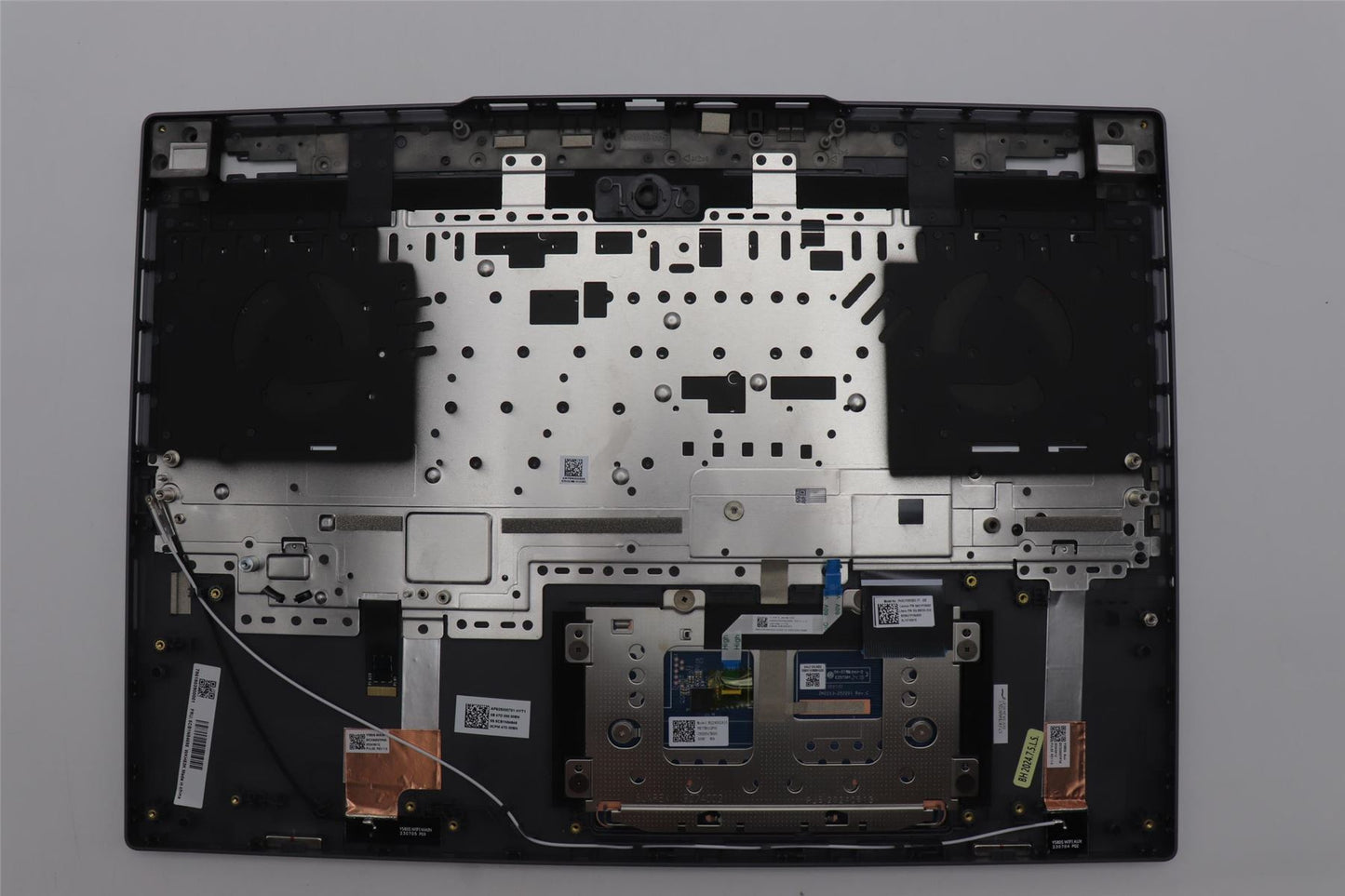 Lenovo Upper Case ASM GER C 83DH LGRGB 5CB1N84695