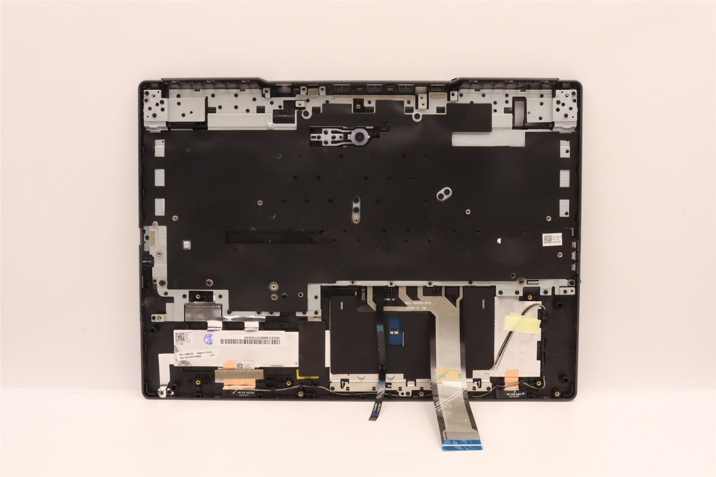 Lenovo 5 15IAH7H Palmrest Cover Touchpad Keyboard Slovenian 5CB1F39056