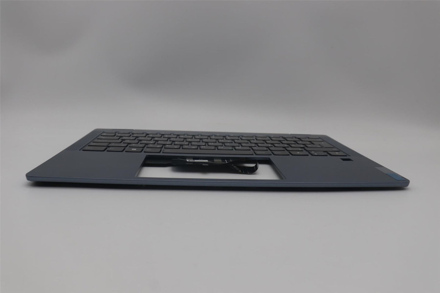 Lenovo IdeaPad 5 14IAU7 Keyboard Palmrest Top Cover Hungarian Blue 5CB1H80023