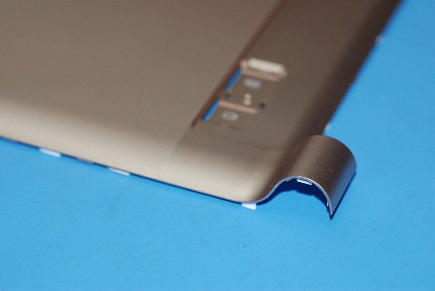 Lenovo B8080 RoW 3G Rear Cover Assy Gol_CS 5SR9A6MWG4