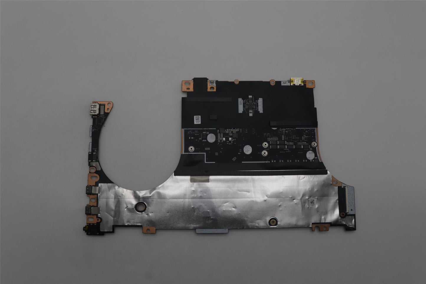 Lenovo C83FD I914900HXRTX40708G NOKRM 5B21M48182