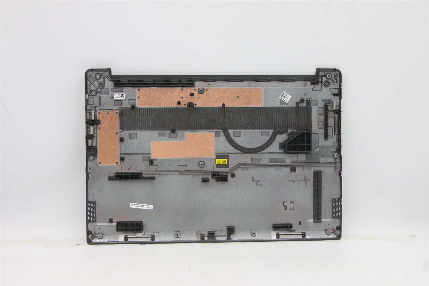 Lenovo Lower Case L 82NX UMA WO/HDD 5CB1C92858