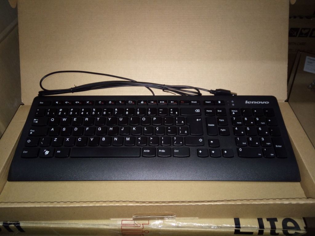 Lenovo Slim New F5 USB Brazil/Portuguese275 Keyboard 54Y9298