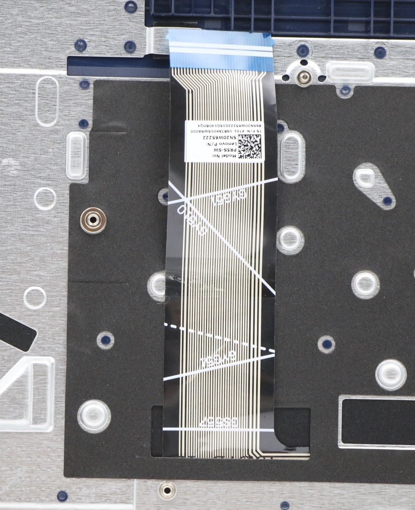 Lenovo Upper Case ASM_SWS L82KV NFPA/BUMA 5CB1C75110