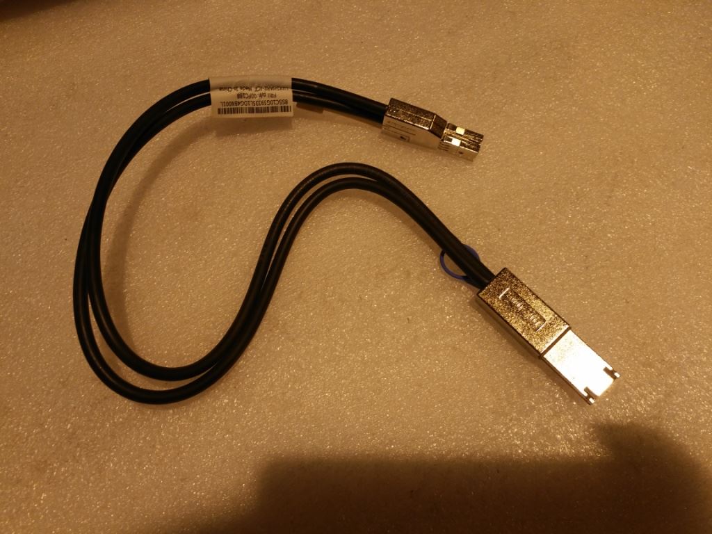 Lenovo Mini SAS (0.5M) Cable 00FC188